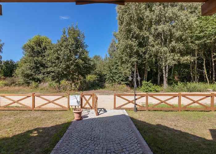 بيت ضيافة Na Skraju Lasu E-apart